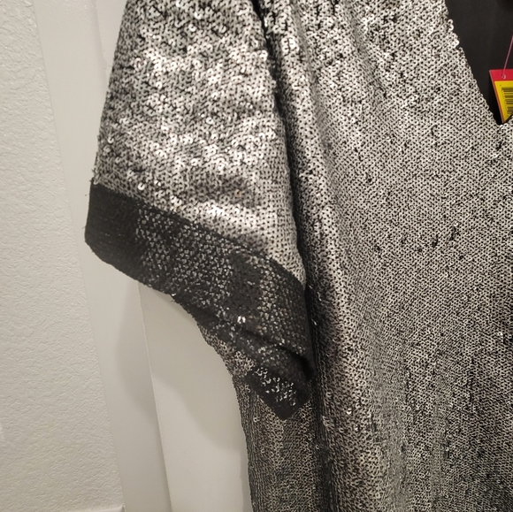 Shirt - Picture 3 of 4